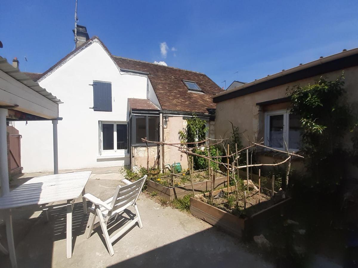 Le Gite Des Pierres Nogent-le-Rotrou Exteriör bild